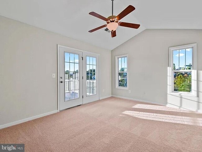 Building Photo - 2486 Winthrop Dr