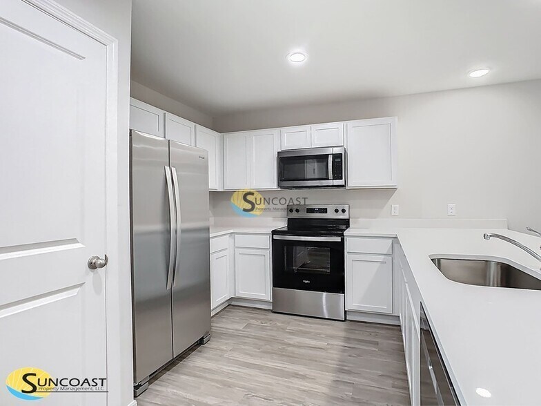 Building Photo - 3821 SW 43rd Ct