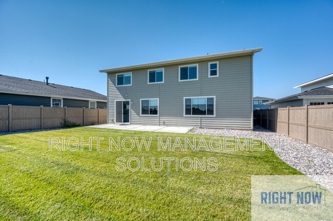 Building Photo - 6132 S Astoria Ave