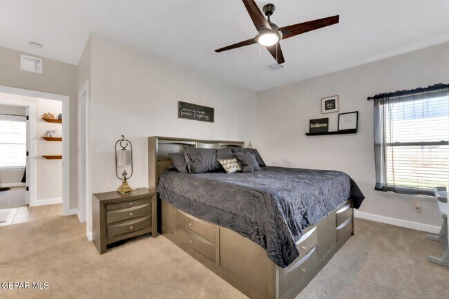 Building Photo - 13841 Paseo De La Luna Ave