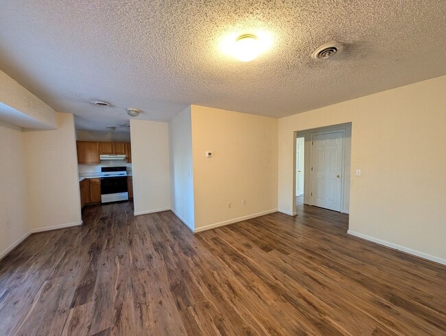 Building Photo - Black Mountain Upper Level Apartment Rental