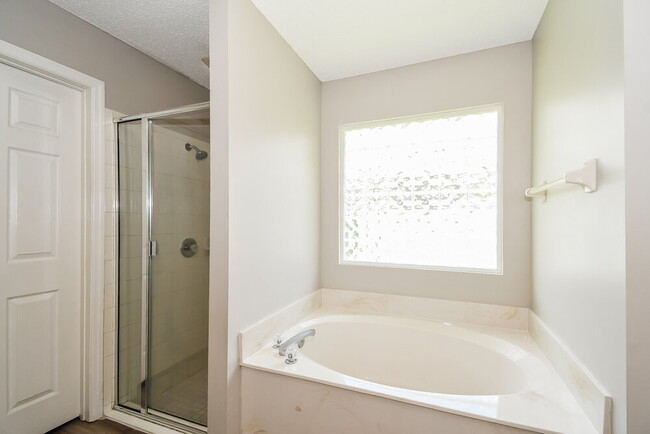 Building Photo - 1747 Northglen Cir