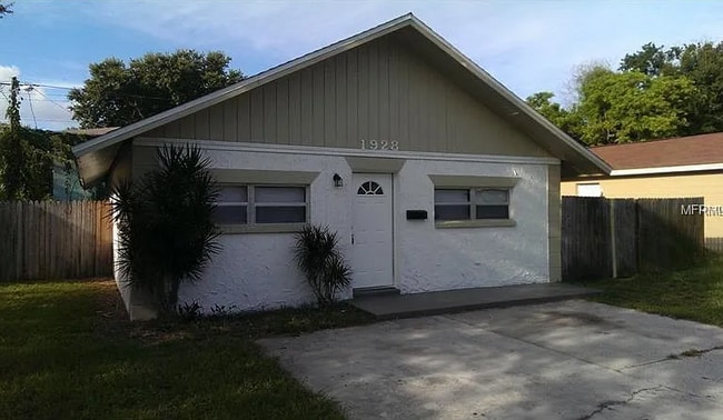 Building Photo - 1928 14th Ave S