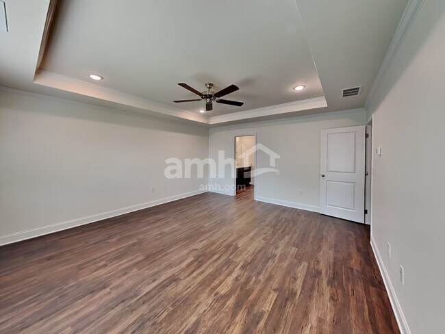 Building Photo - 129 Pecan Dr