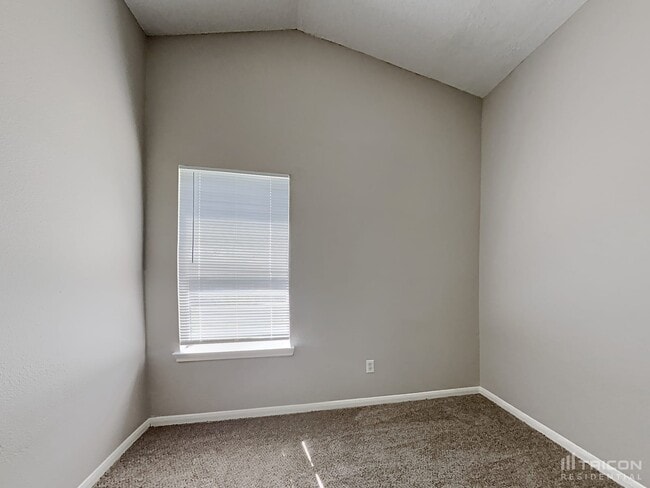 Building Photo - 3139 Boynton Dr