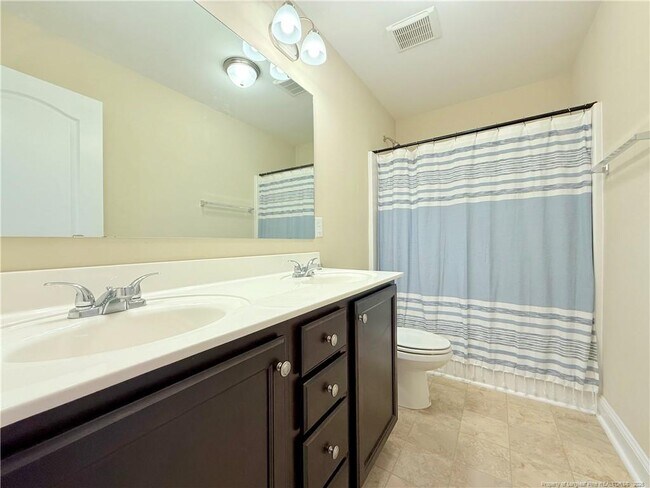 Building Photo - 15 Old Montague Way