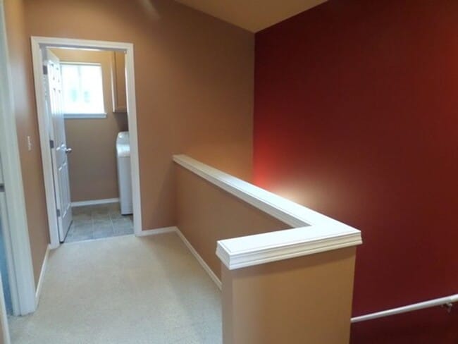 Building Photo - GREAT NEW PRICE! Stunning and Large 3-Bedroom Townhome with Garage FOR RENT in Green Lake!!