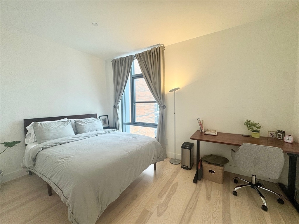 Building Photo - 32 Traveler St