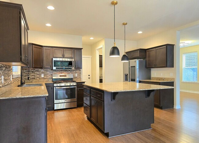 Building Photo - 4 Bedroom Home in Lake Stevens Now Available!