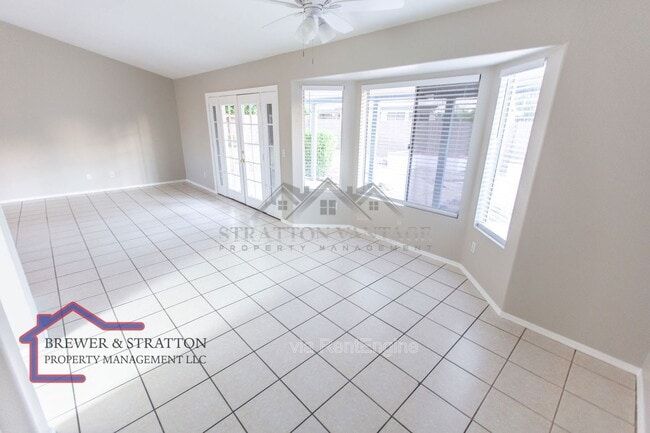 Building Photo - 1431 E Encinas Ave