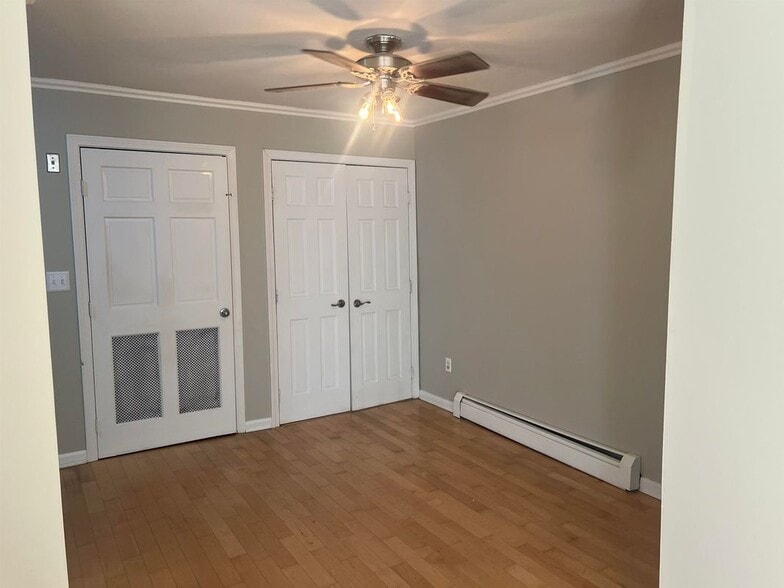 Building Photo - 416 Springbrook