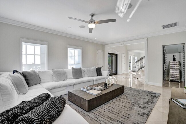 Building Photo - 73 Nurmi Dr