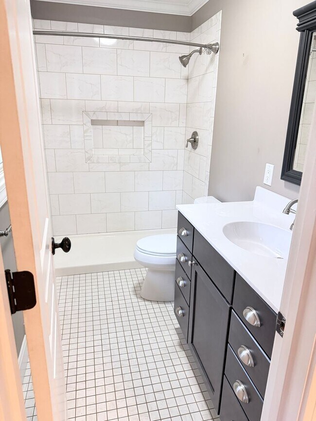 Building Photo - Beautiful brick, ranch home in the Enka Sc...