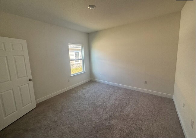 Building Photo - 45 Splendor Run