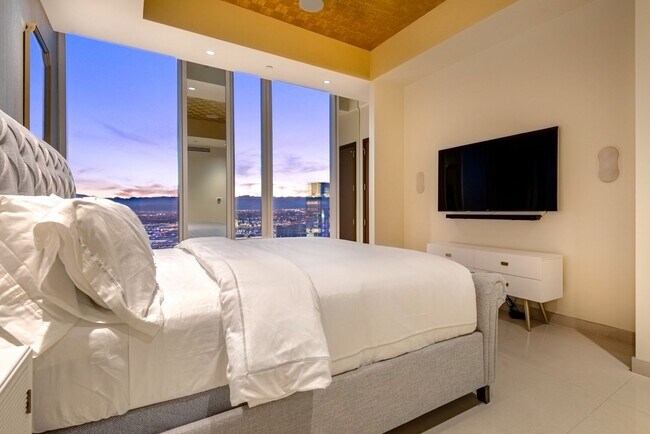 Building Photo - Waldorf Astoria 4707-Strip/City/Mtn Views from this Stunning 2Bd/2.5Ba Residence