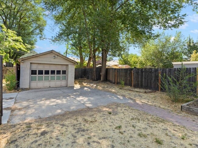Building Photo - 815 S 700 E