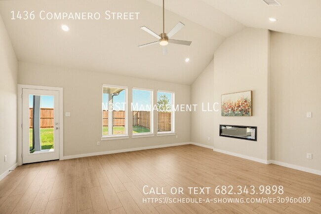 Building Photo - 1436 Companero St