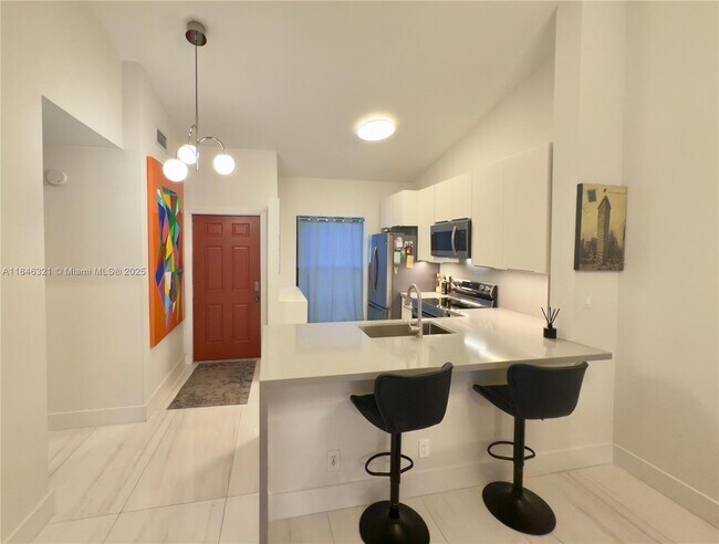 Building Photo - 3078 S Oakland Forest Dr
