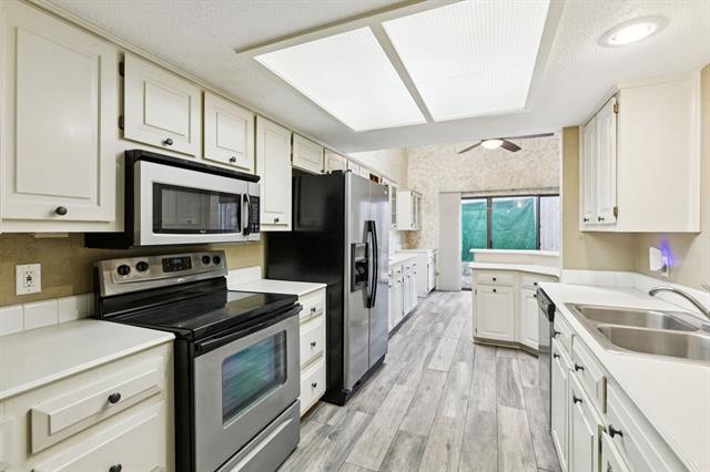 Building Photo - 7450 Holly Hill Dr