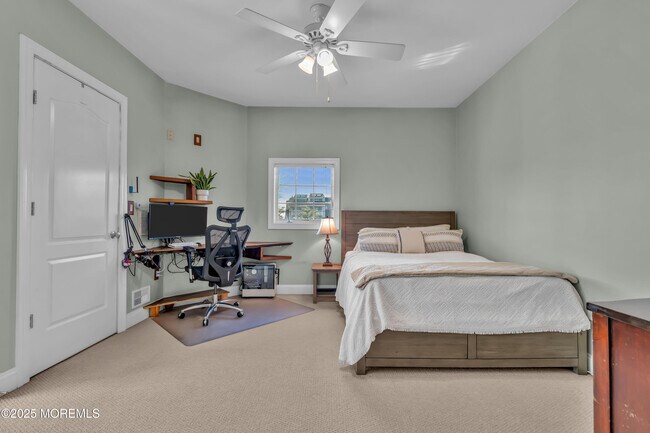 Building Photo - 2 Tradewinds Ln