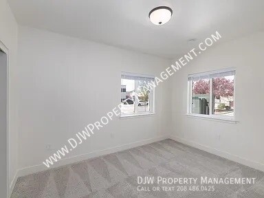Building Photo - 221 E Maine Ave