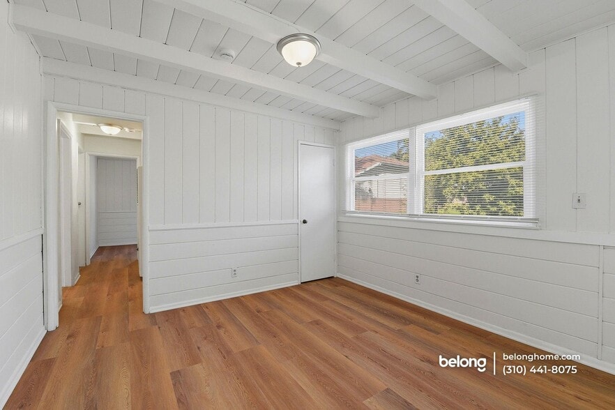 Building Photo - 18601 Keswick St