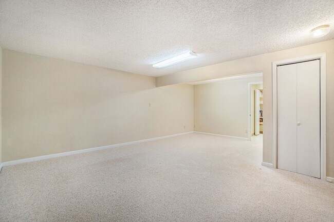 Building Photo - 1339 Village Park Ct