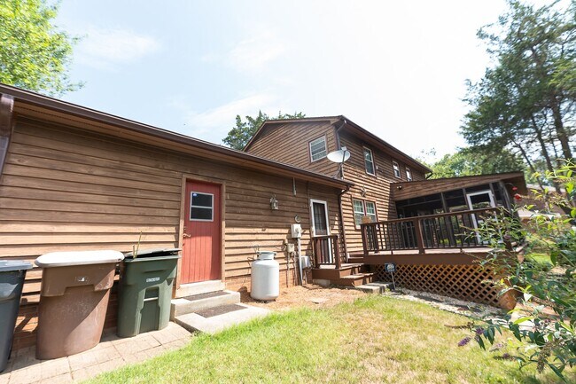 Building Photo - 5517 Robinridge Rd