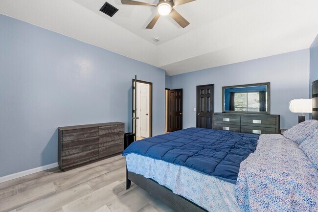 Building Photo - 34 Firethorn Pl