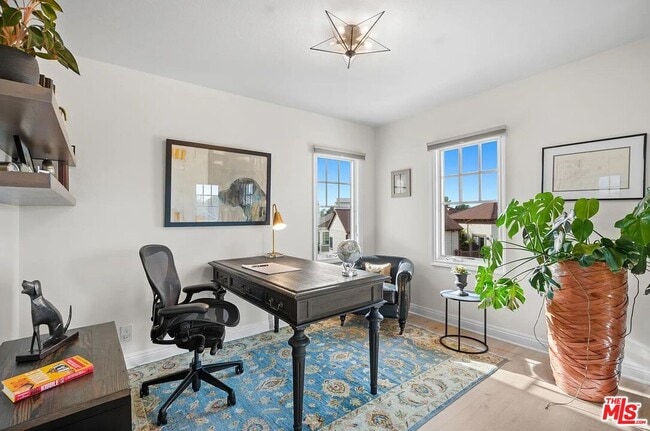 Building Photo - 2584 Bungalow Pl