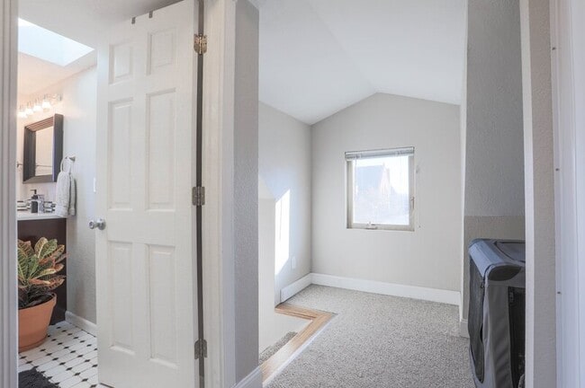 Building Photo - 2220 W 31st Ave