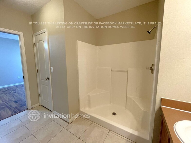 Building Photo - 10120 Perthshire Cir