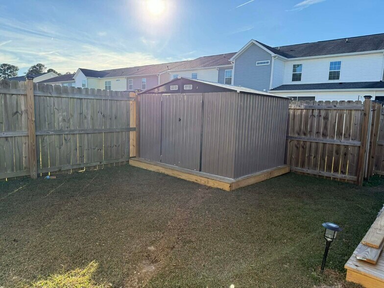 Shed - 199 Kirkland St