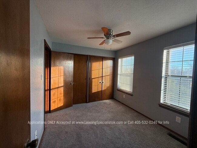 Building Photo - West Norman 2 Bed 1.5 Bath!