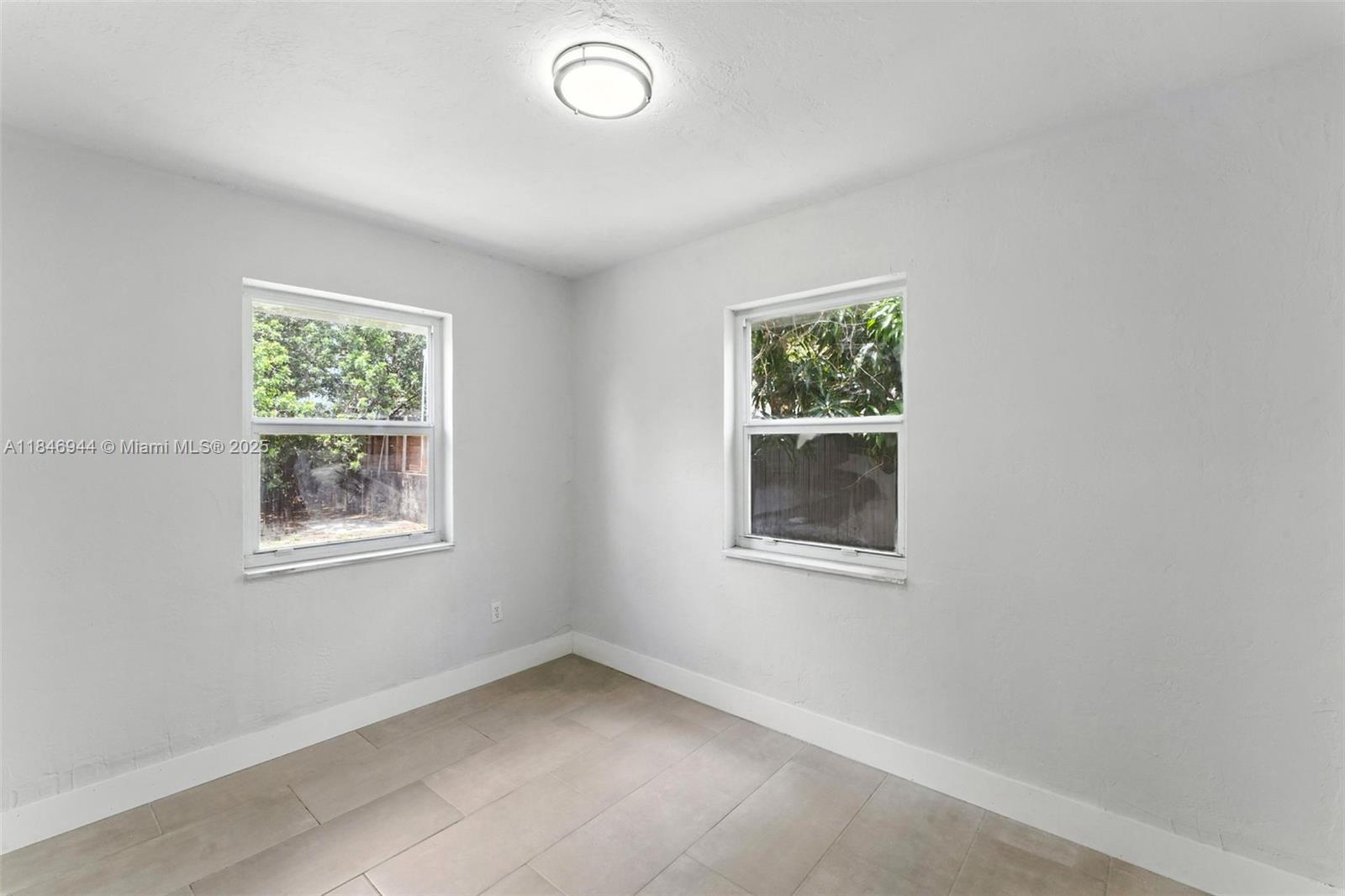 Building Photo - 1245 NW 84th Ter