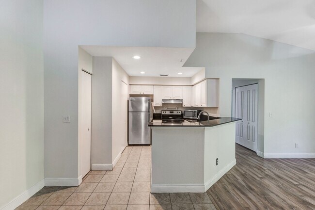 Building Photo - ** IBIS CLUB ** 3 BED / 2 BATH - CONDO - GATED COMMUNITY - SMALL PET OK! - ANNUAL RENTAL