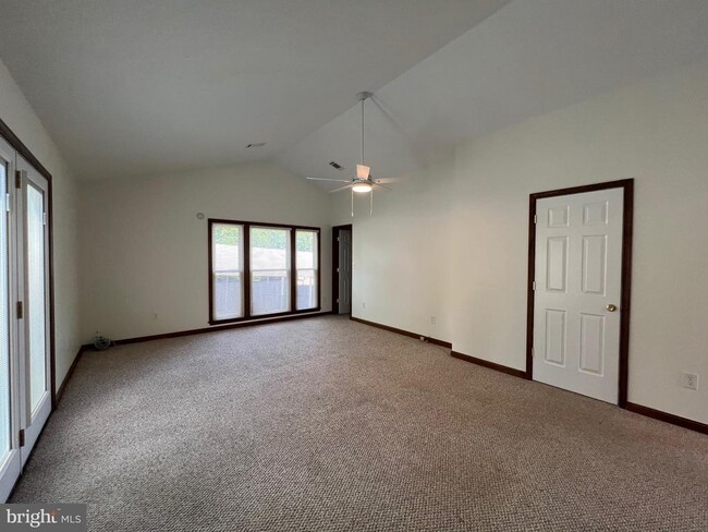 Building Photo - 5626 Tremont Dr