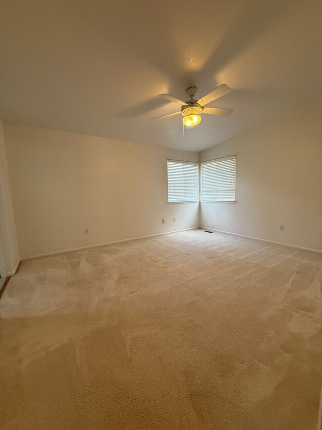 Building Photo - Charming 2 Bed, 2 Bath Home for Rent in We...