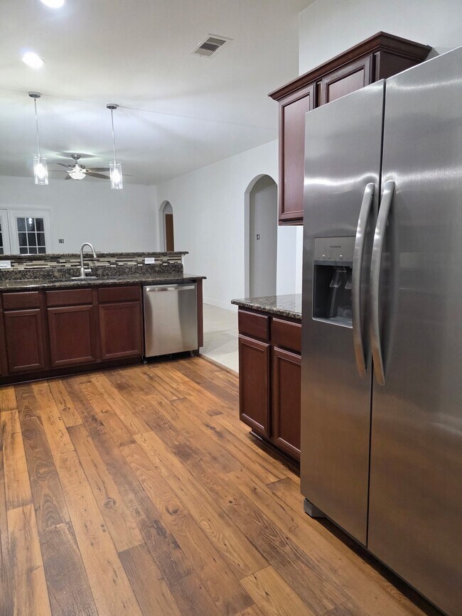 Building Photo - 1819 Opal Peach Dr