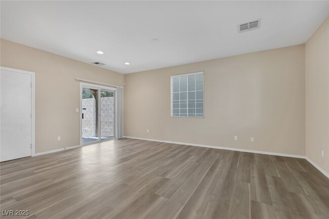 Building Photo - 9835 W Spinnaker Creek Ave