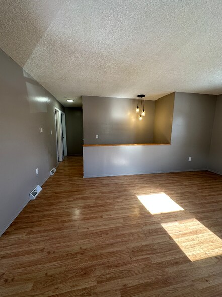 Building Photo - 3703 Kalamazoo Ave SE