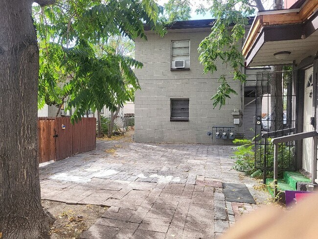 Building Photo - 921 Willow St