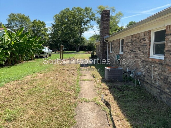 Building Photo - 86 Lamoray Dr
