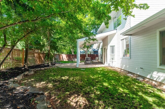 Building Photo - 3 Bed 2.5 Bath In The Heart Of Eagle