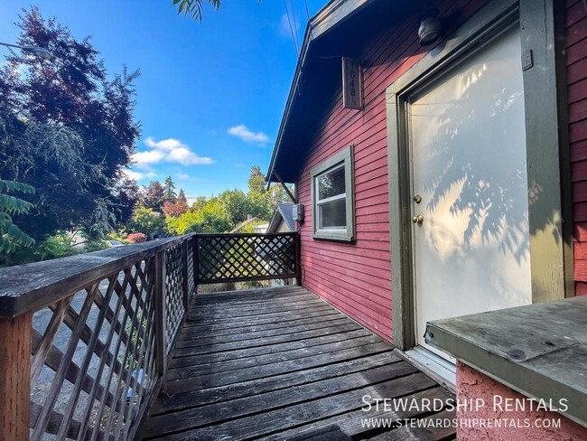 Primary Photo - Adorable and unique upstairs studio