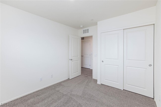 Building Photo - 6085 Lily Gdn St