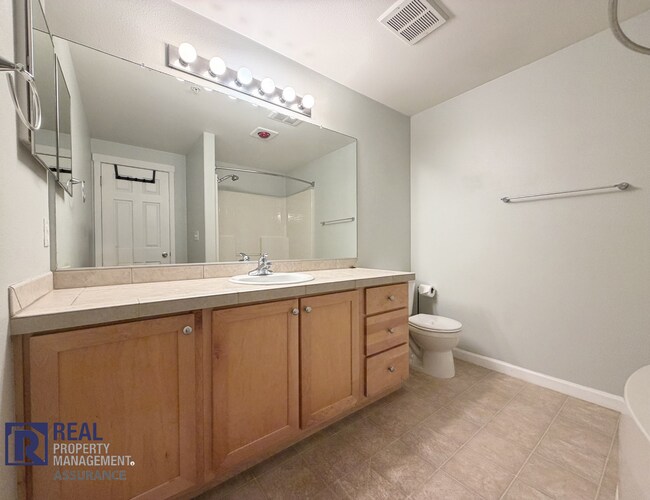 Building Photo - 780 NW 185th Ave