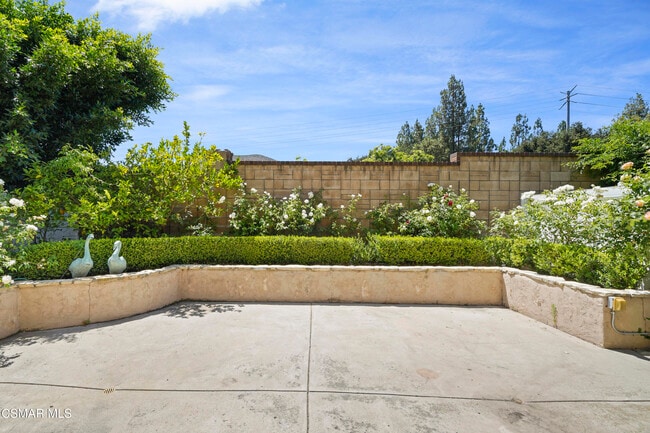 Building Photo - 421 Dante Way