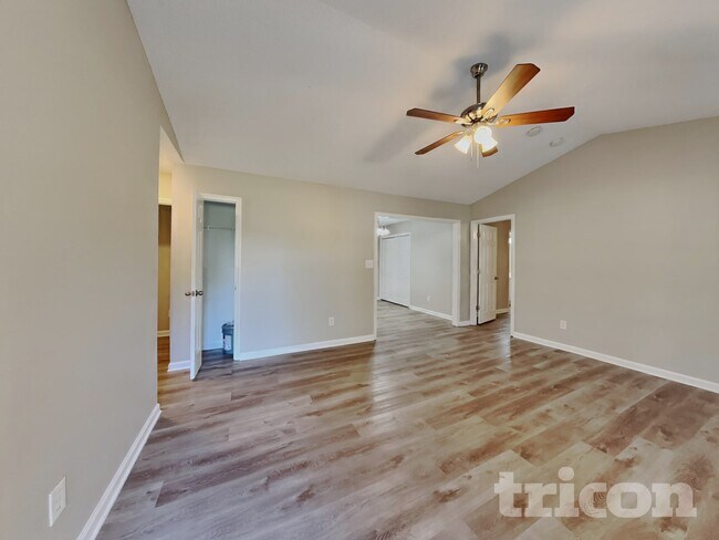 Building Photo - 139 Creekside Dr