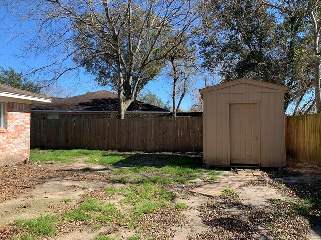 Building Photo - 13611 Elm Ct